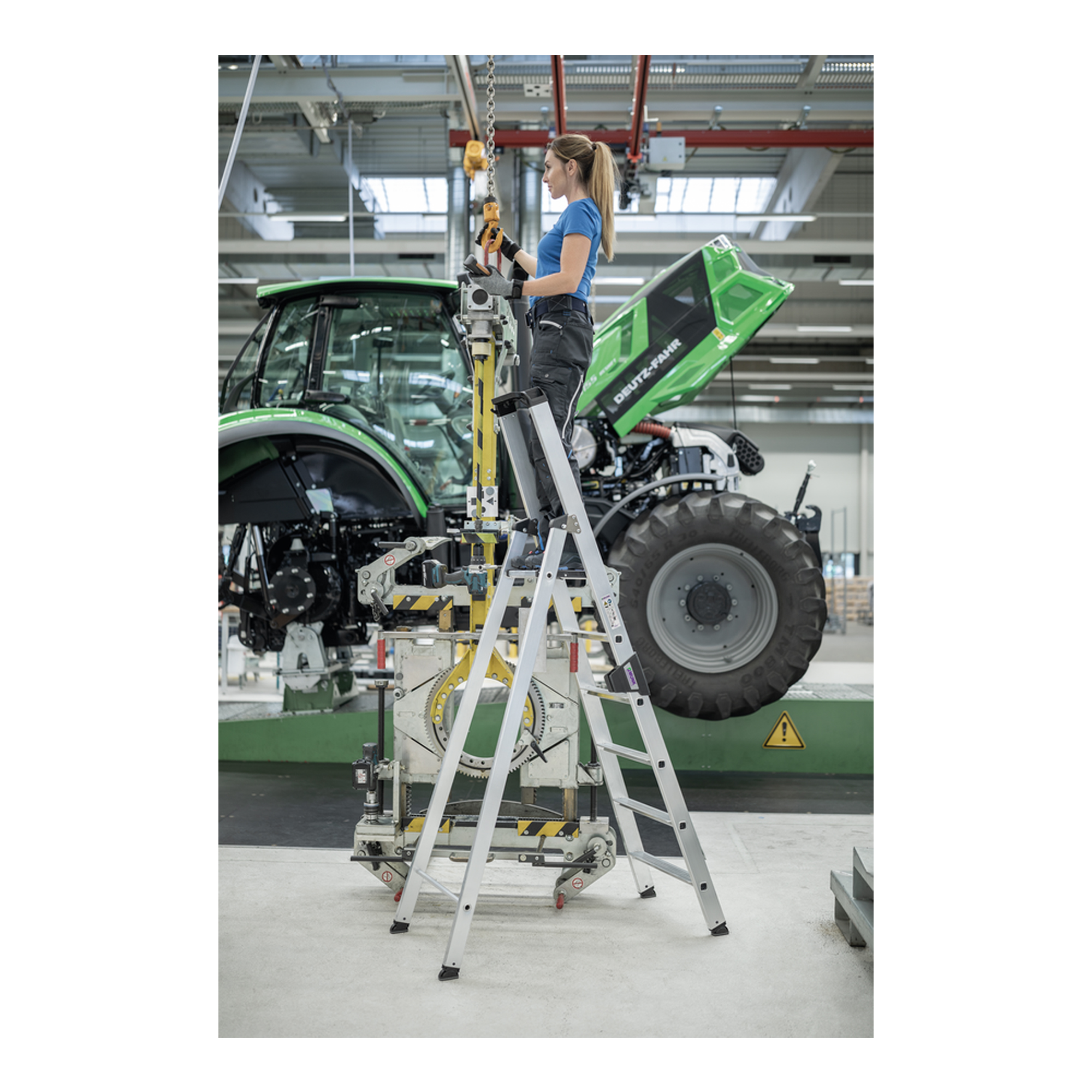 Stufenstehleiter einseitig begehbar 01-102n-100000 für verschiedene Arbeitshöhen erhältlich MUNK