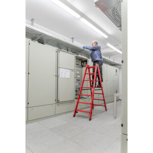 Stufenstehleiter GFK beidseitig begehbar 01-102n-100145 für verschiedene Arbeitshöhen erhältlich MUNK