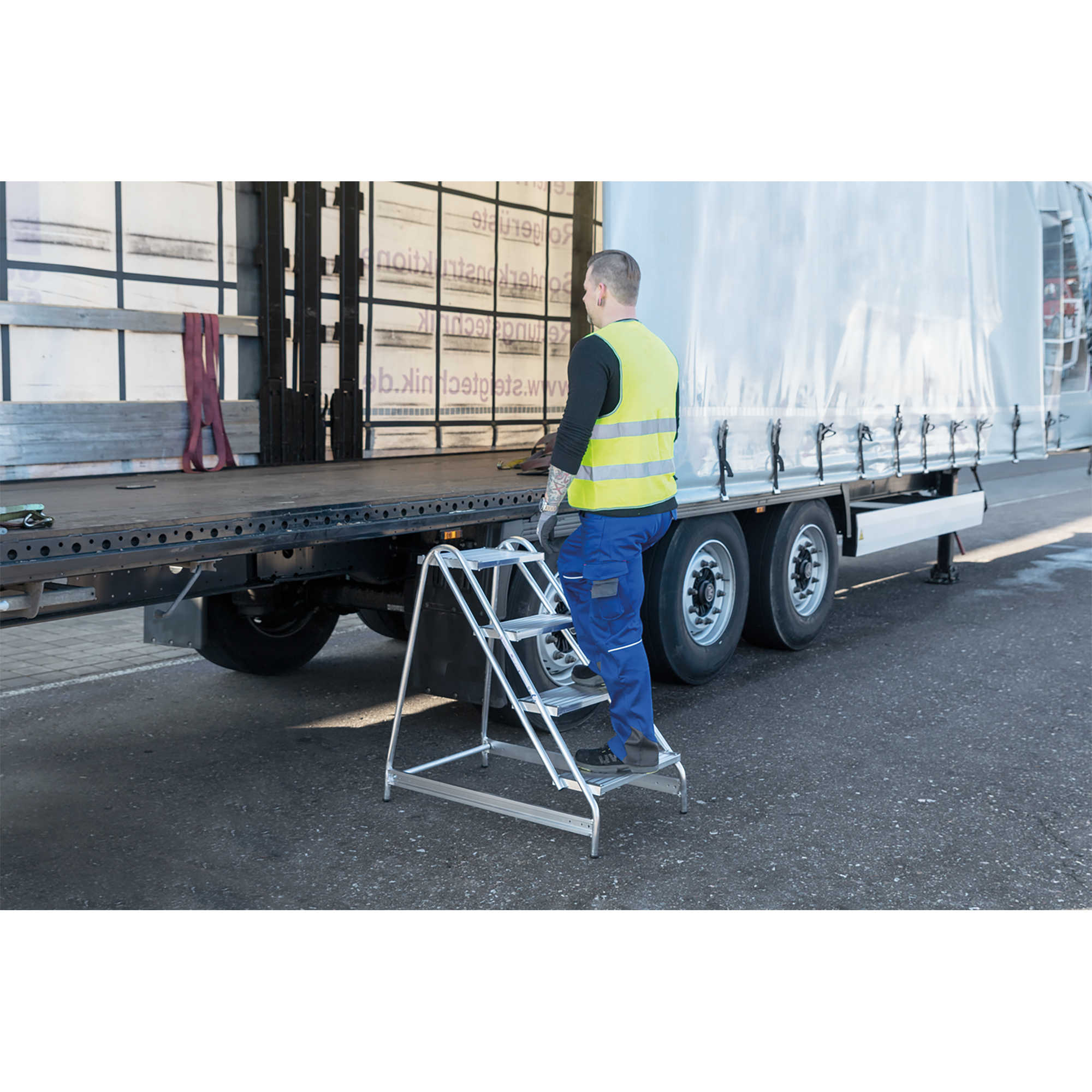 Arbeitspodest einseitig begehbar Aluminium geriffelt 01-102n-100719 für verschiedene Arbeitshöhen MUNK